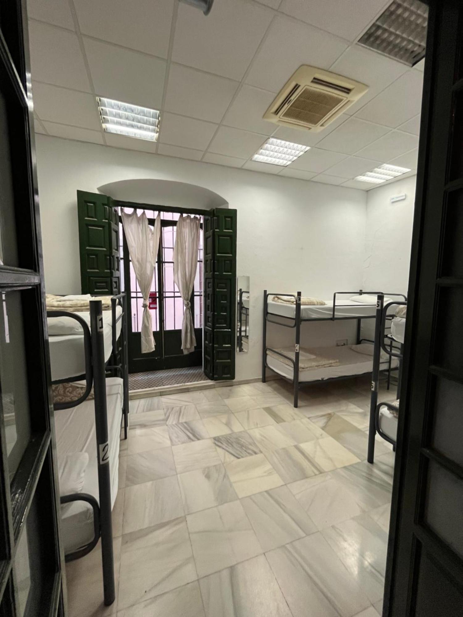 San Isidoro Hostel Sevilla Bagian luar foto