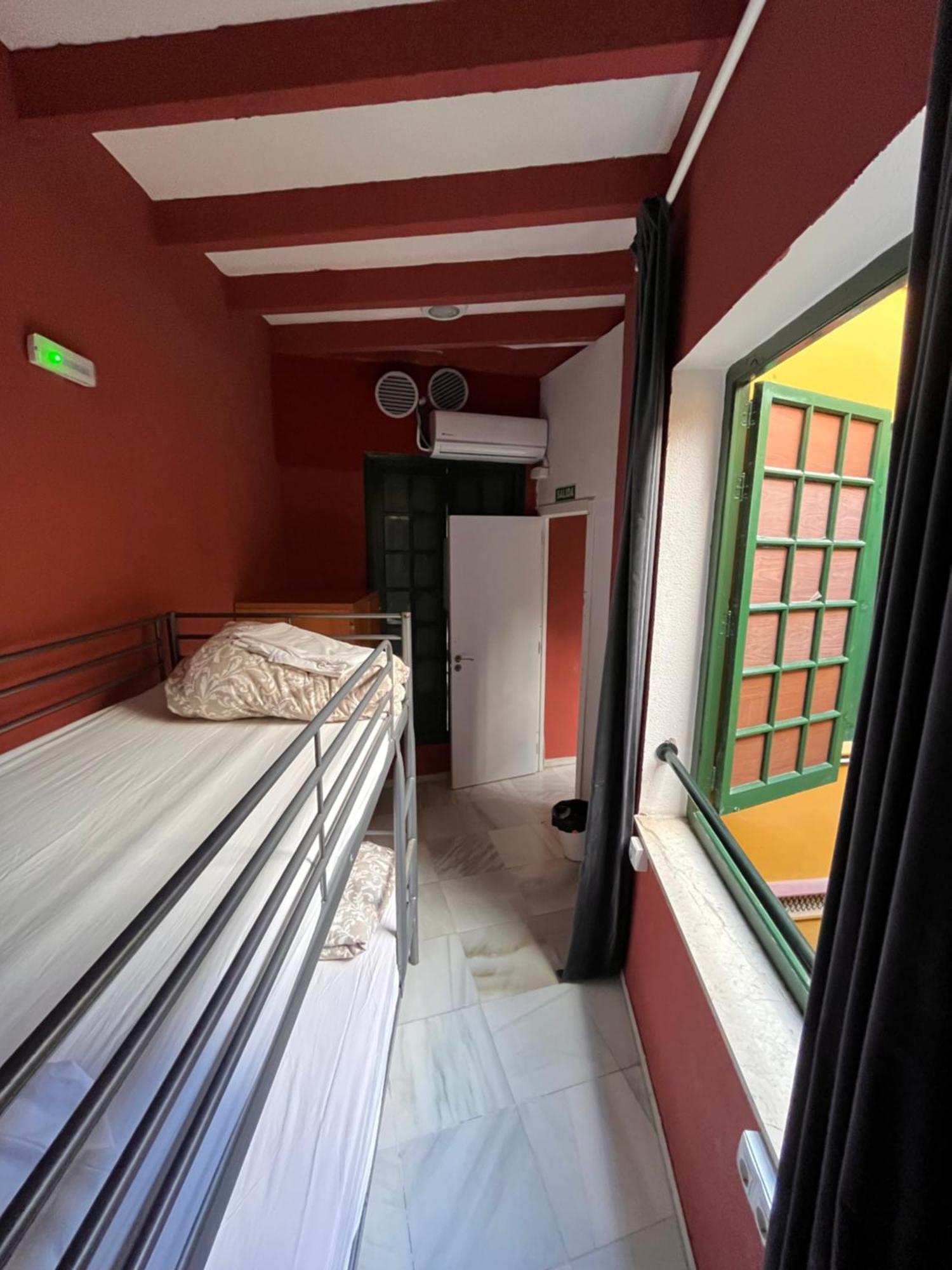 San Isidoro Hostel Sevilla Bagian luar foto